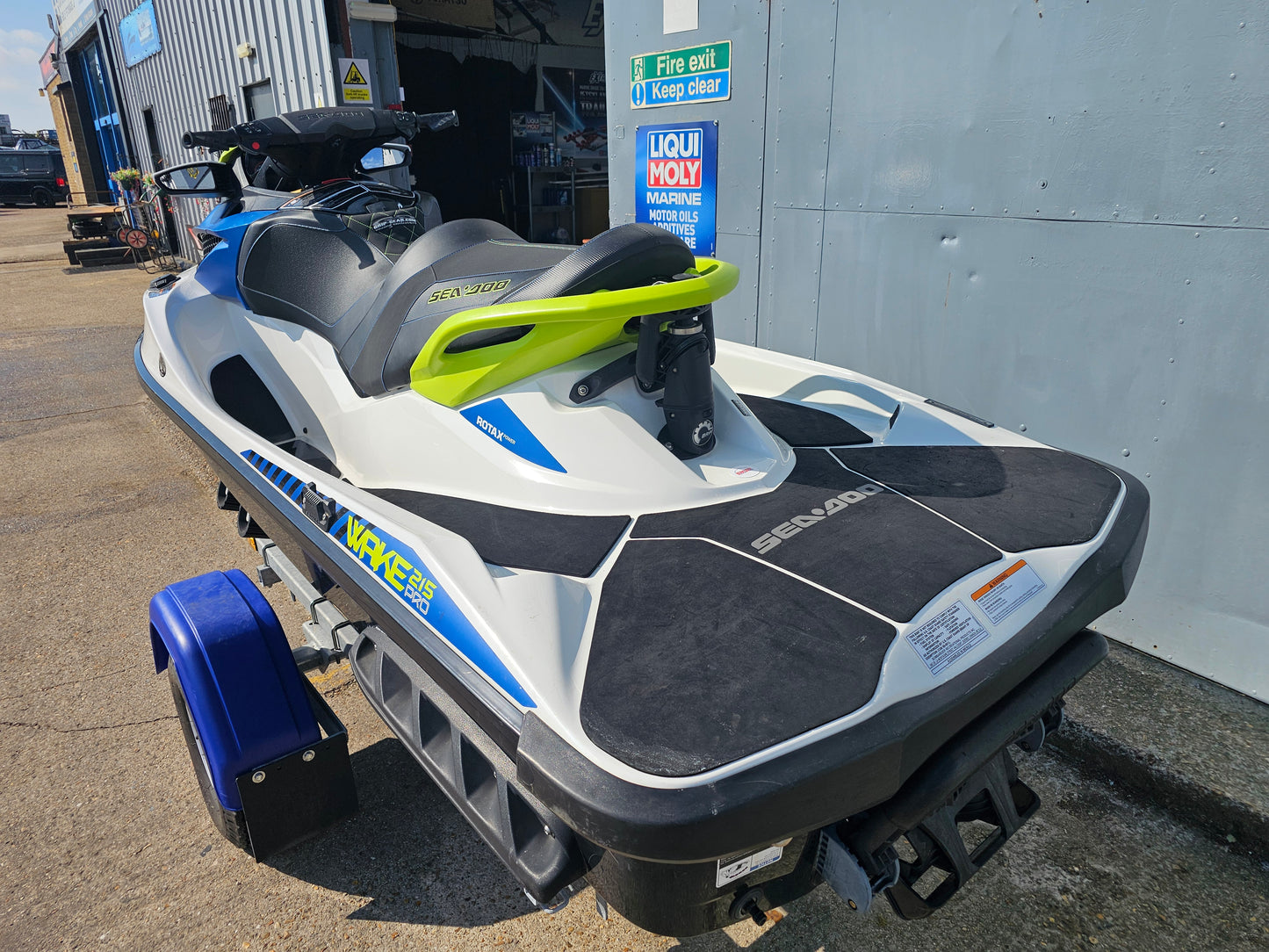 2016 Pre-owned Sea-Doo Wake Pro 215hp