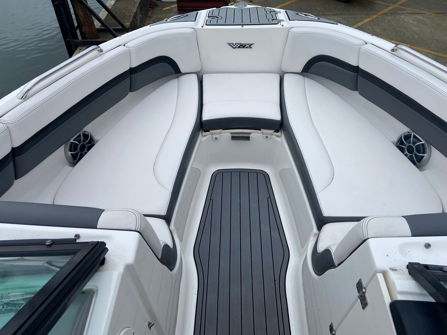 CHAPARRAL 223 VRX - Jet Boat