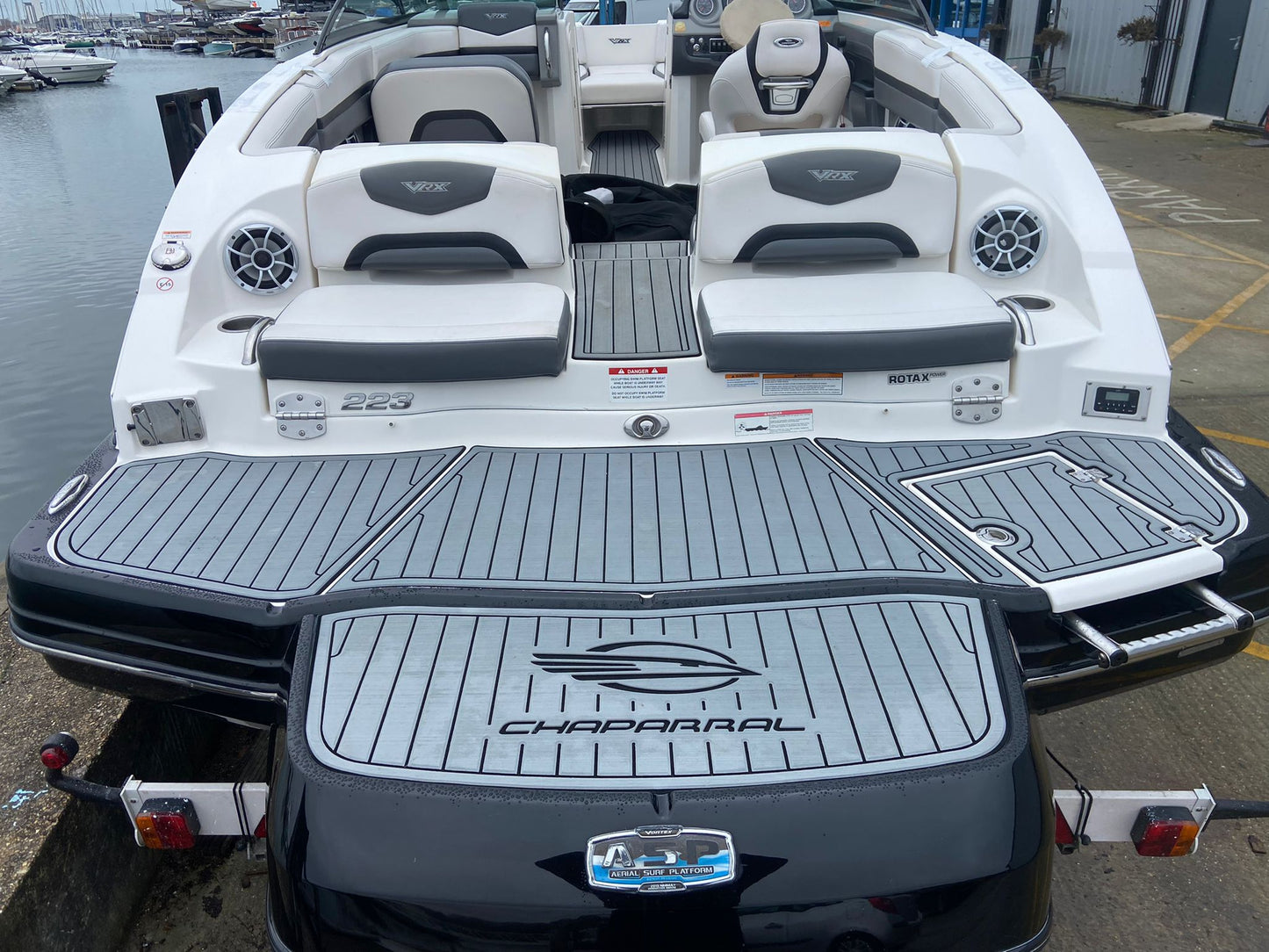 CHAPARRAL 223 VRX - Jet Boat