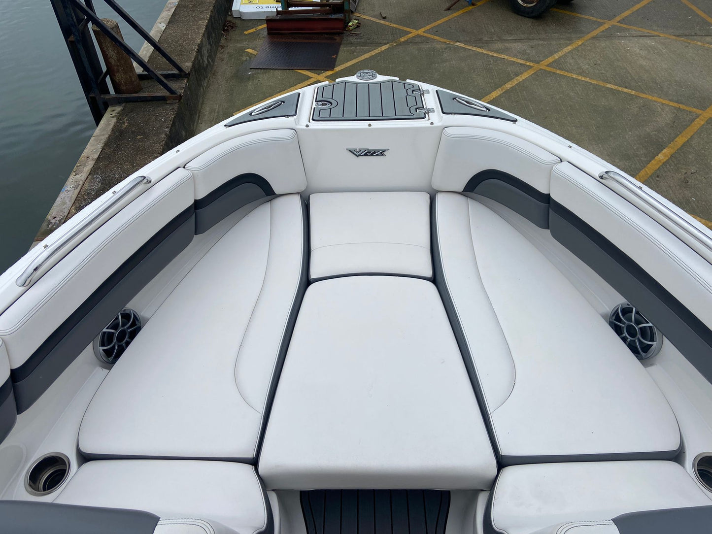 CHAPARRAL 223 VRX - Jet Boat