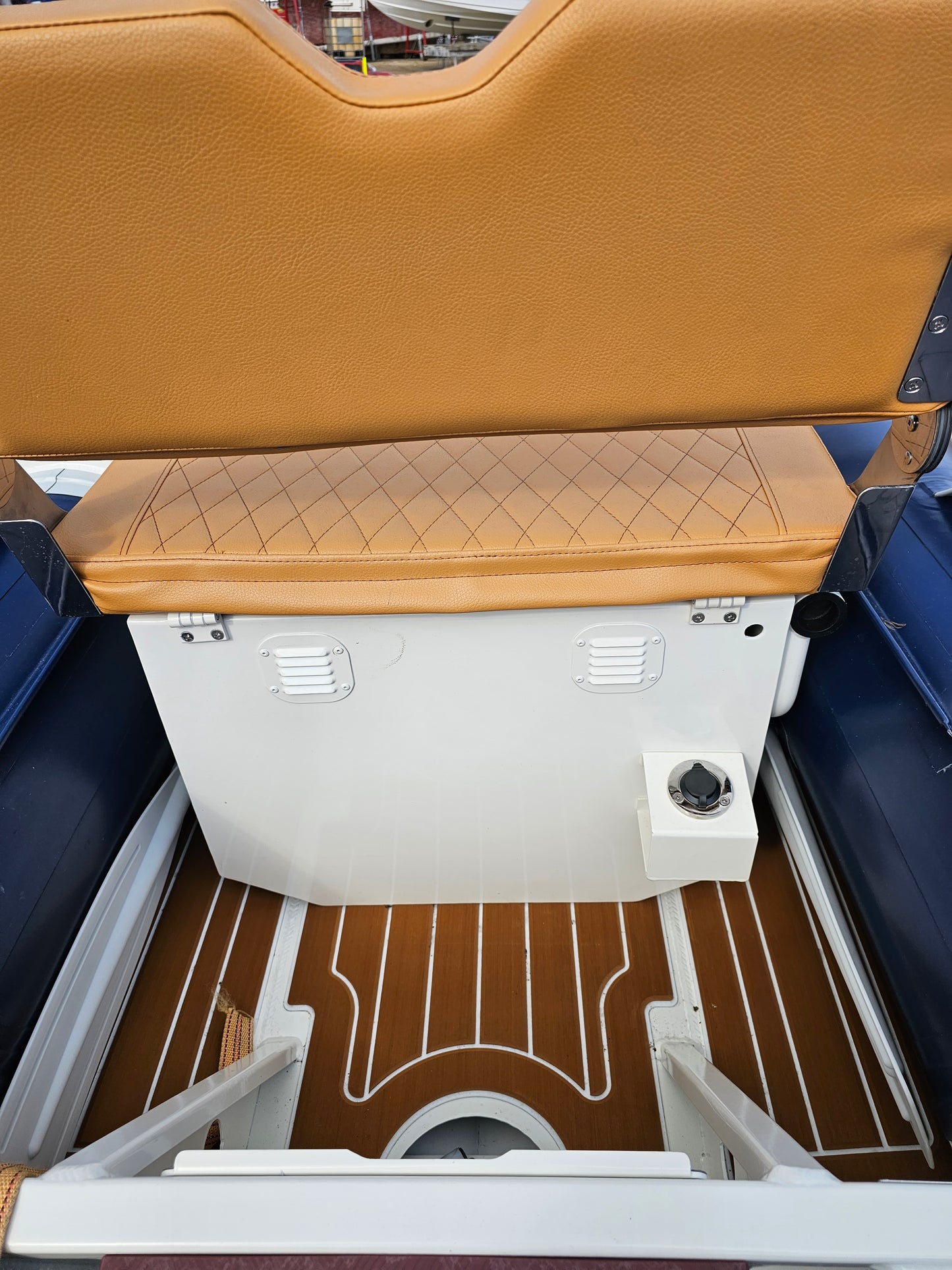 Rebel 330 Yacht Tender Edition - Floating Console