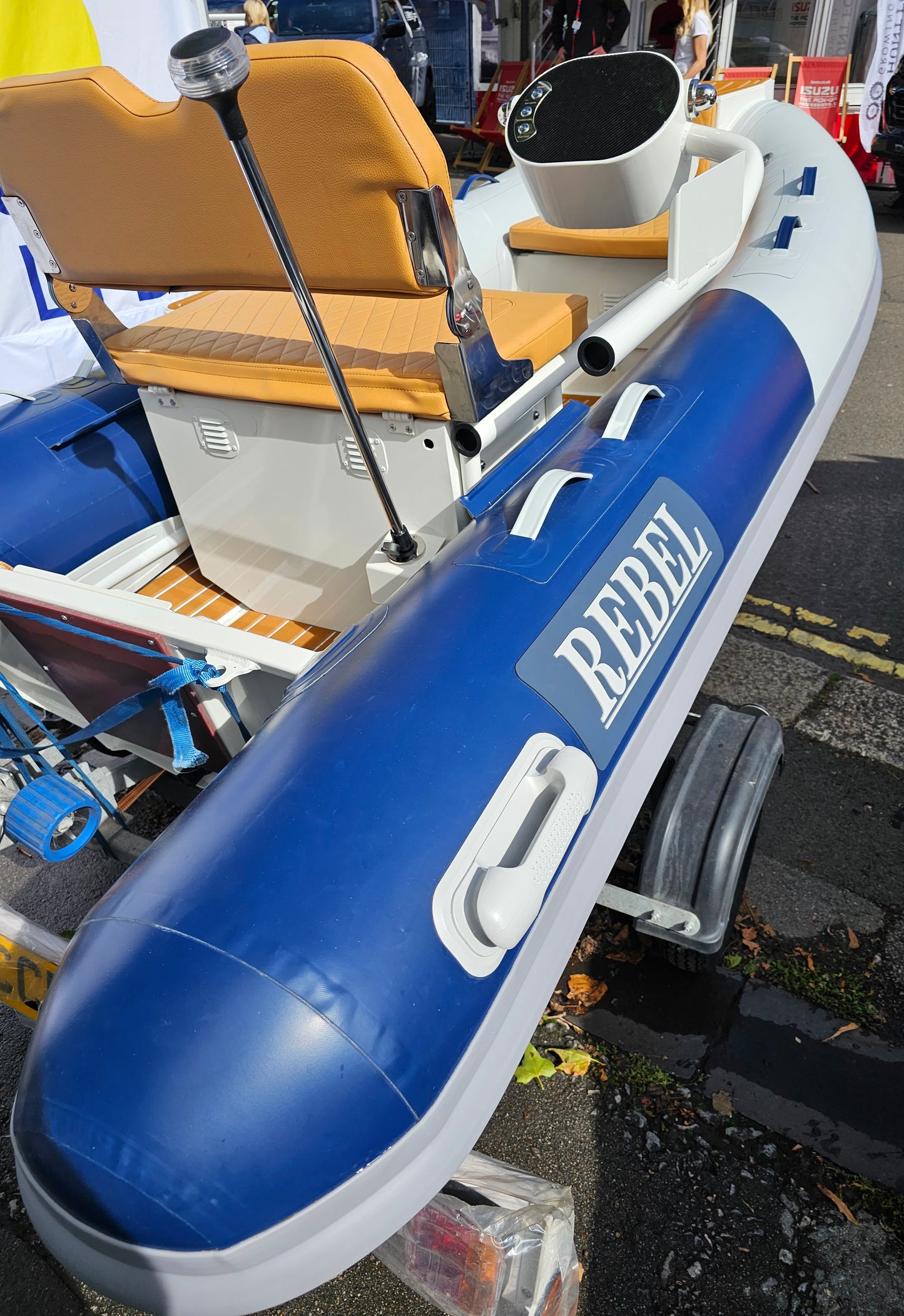 Rebel 330 Yacht Tender Edition - Floating Console