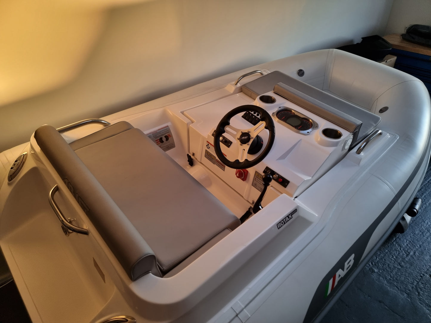 AB Jet Rib Tender 290 s