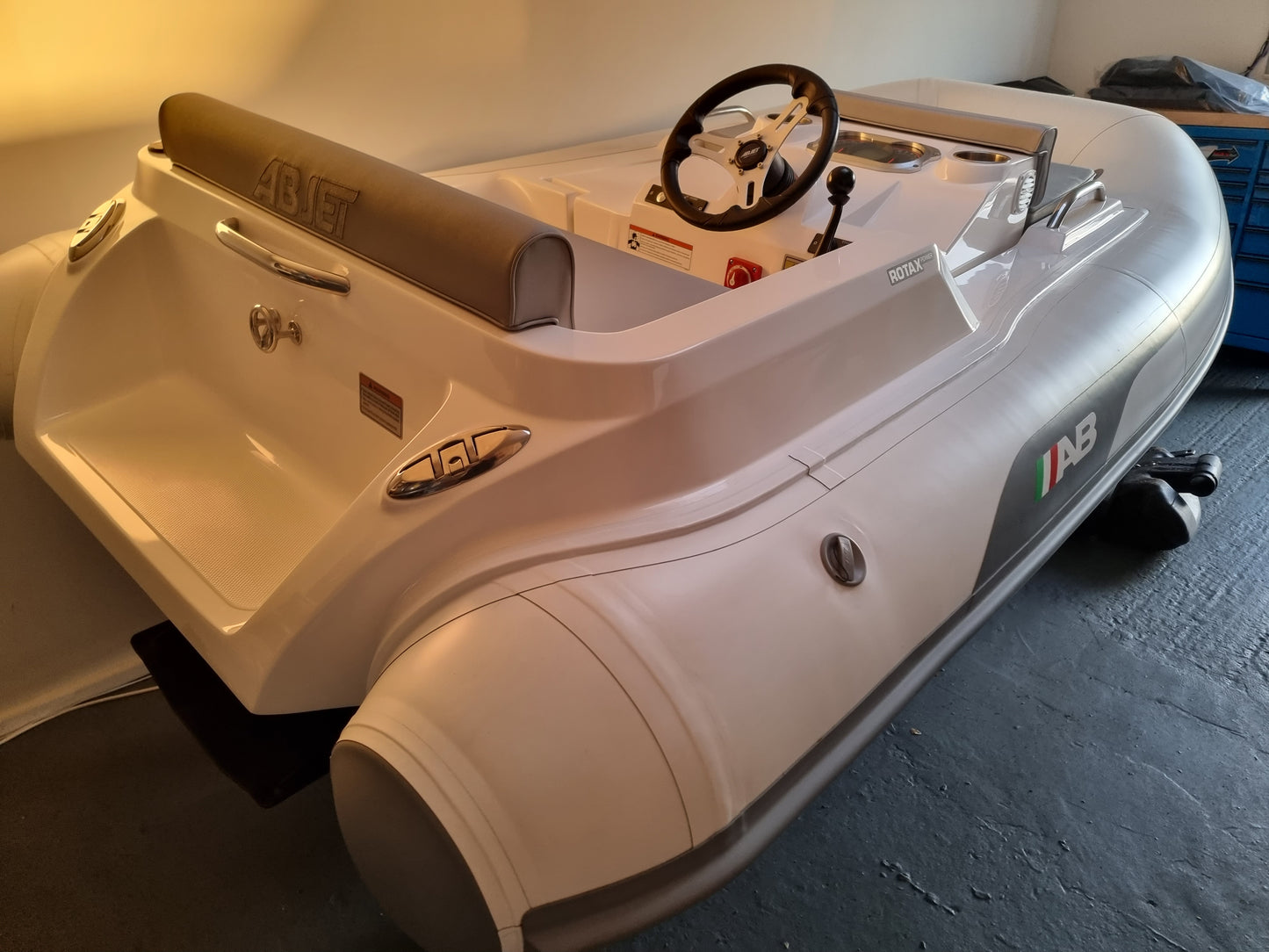 AB Jet Rib Tender 290 s