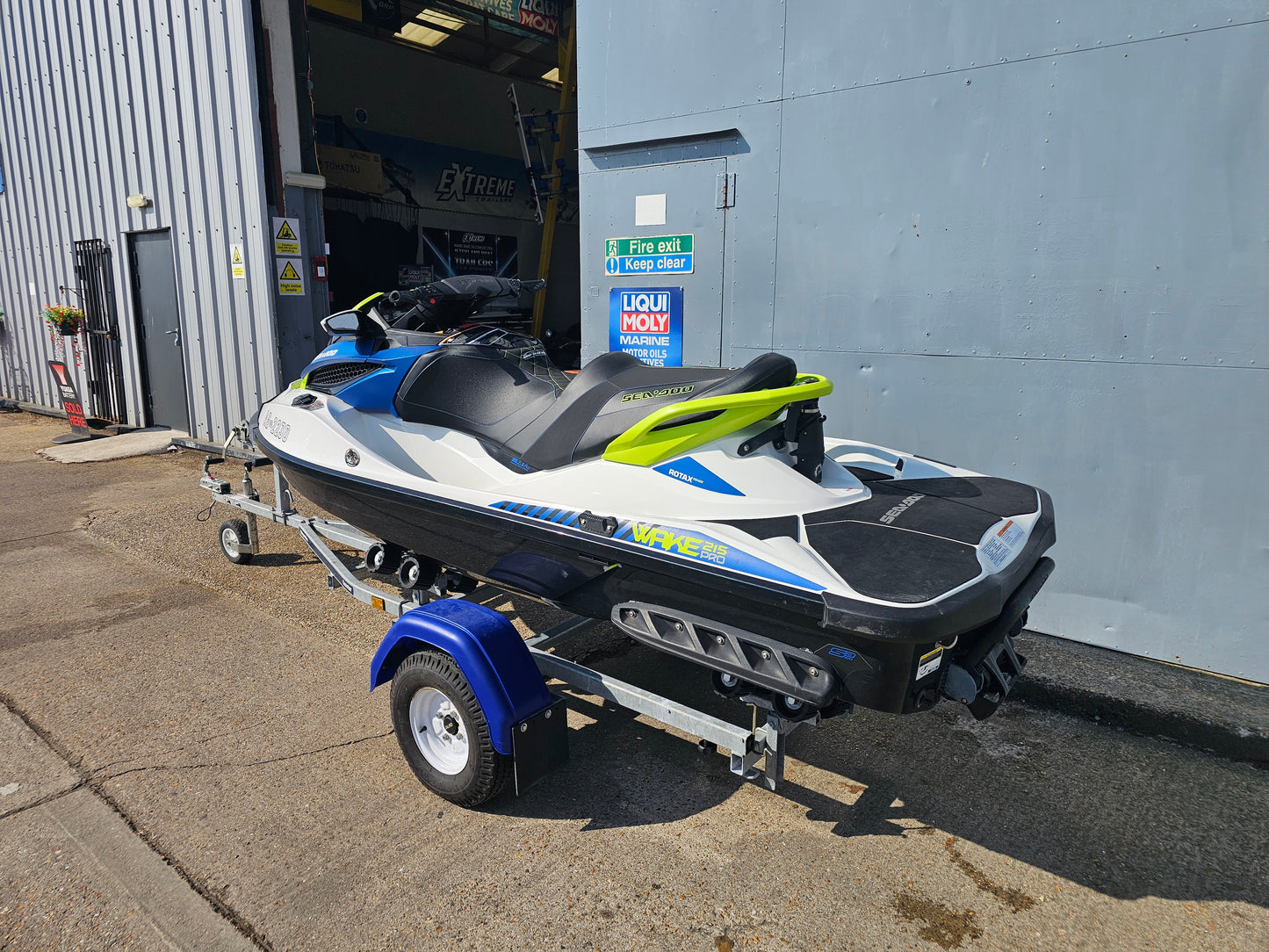 2016 Pre-owned Sea-Doo Wake Pro 215hp