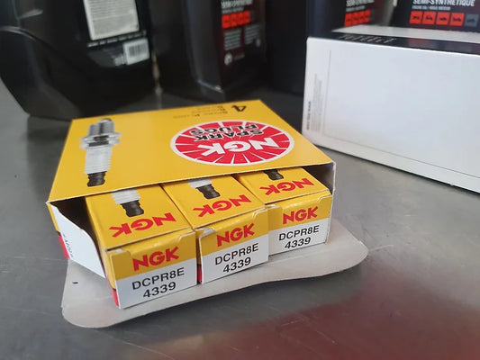 Spark Plugs DCPR8E