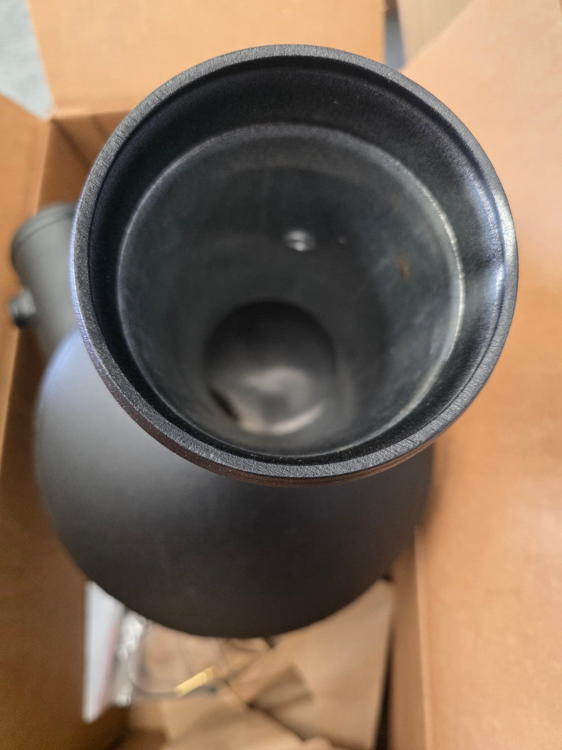 RIVA Racing RS16141 waterbox internal outlet detail