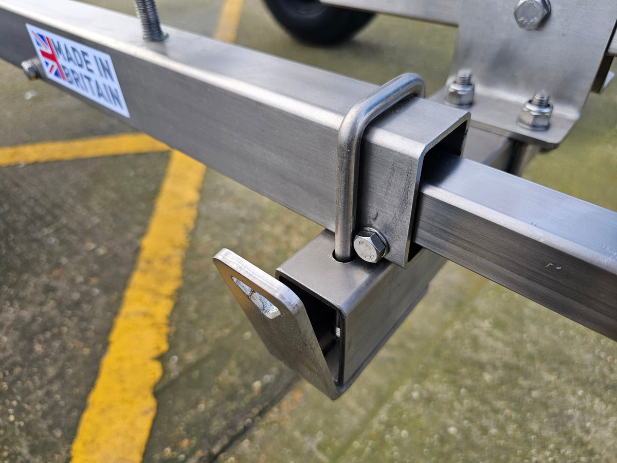 Extreme EXT750SS stainless steel jet ski trailer detail 13