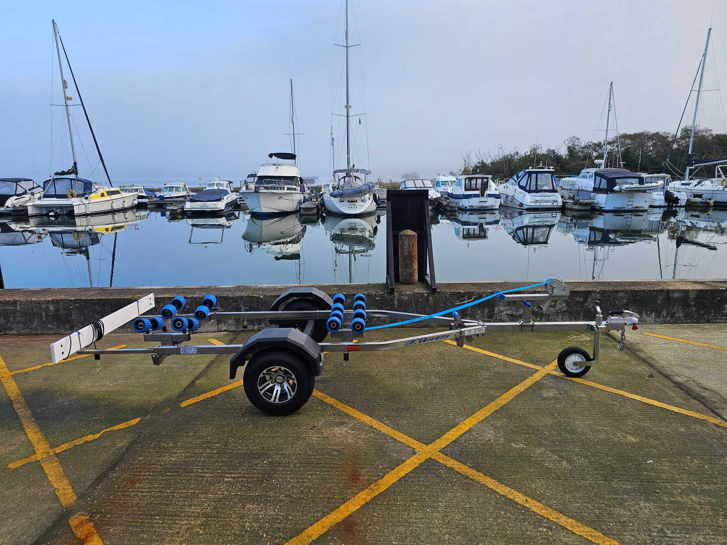 Extreme EXT750SS stainless steel jet ski trailer detail 5