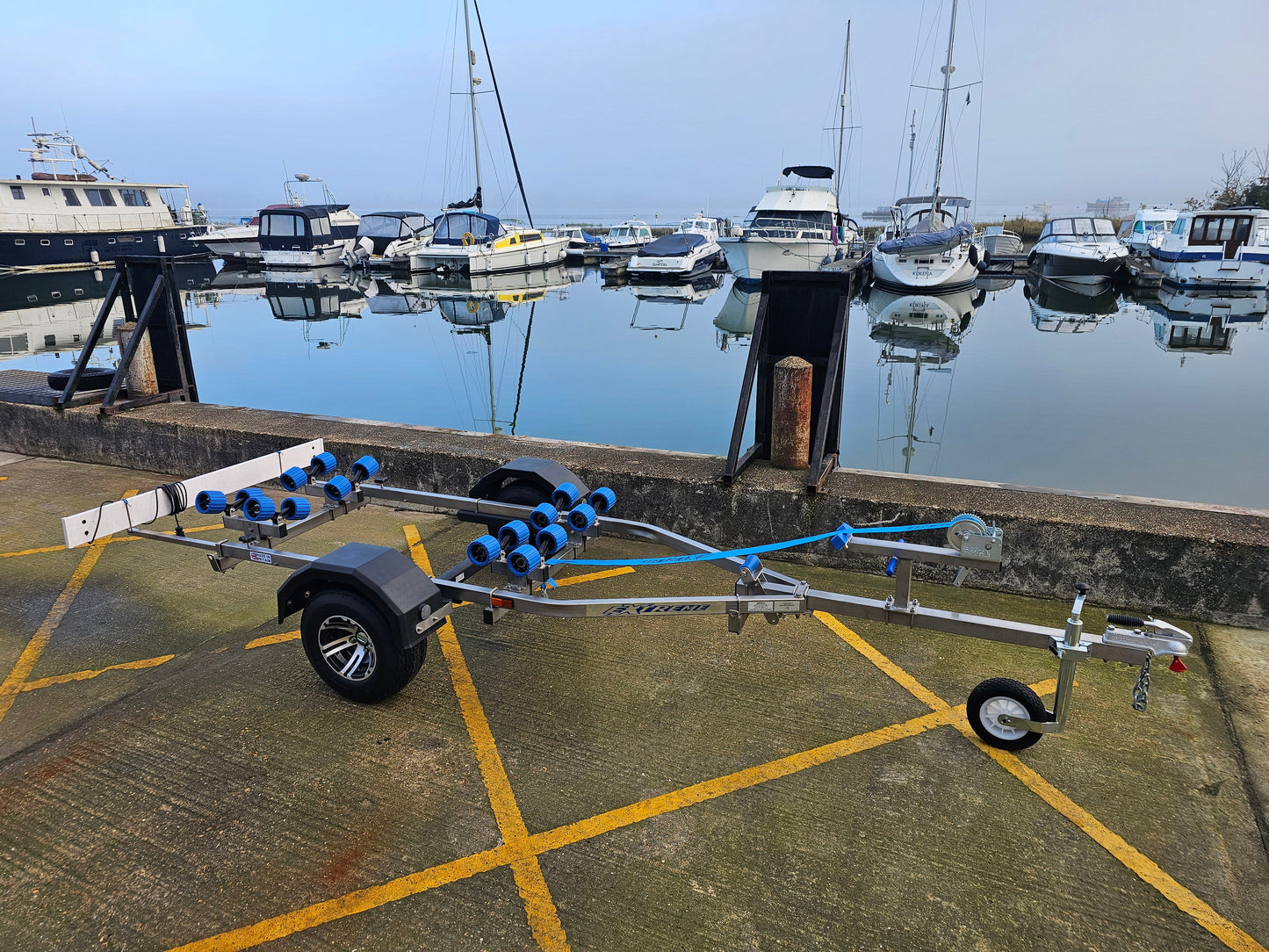 Extreme EXT750SS stainless steel jet ski trailer detail 6