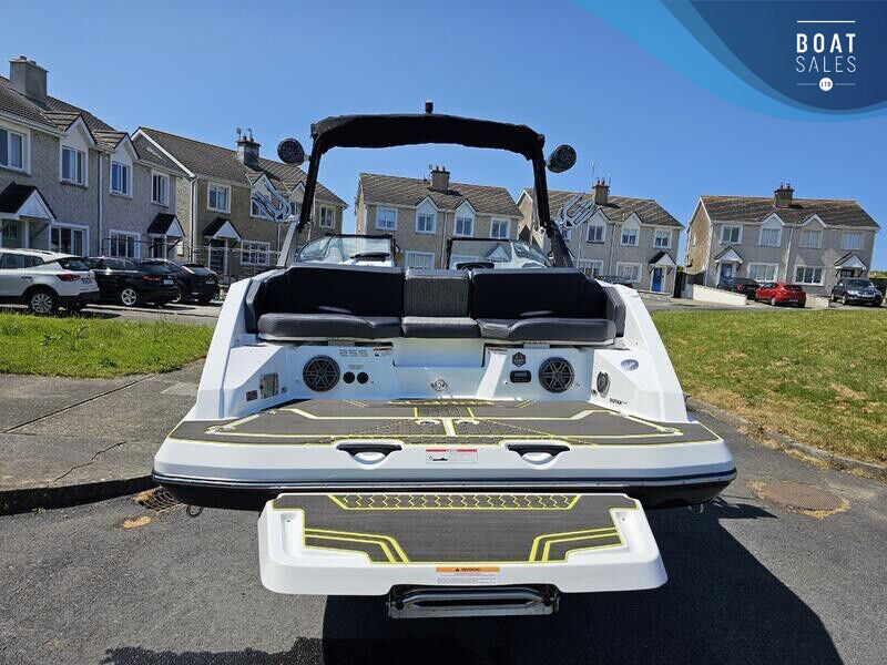 2021 Scarab 255 ID Wake Edition – Twin 250hp & Trailer – photo 9