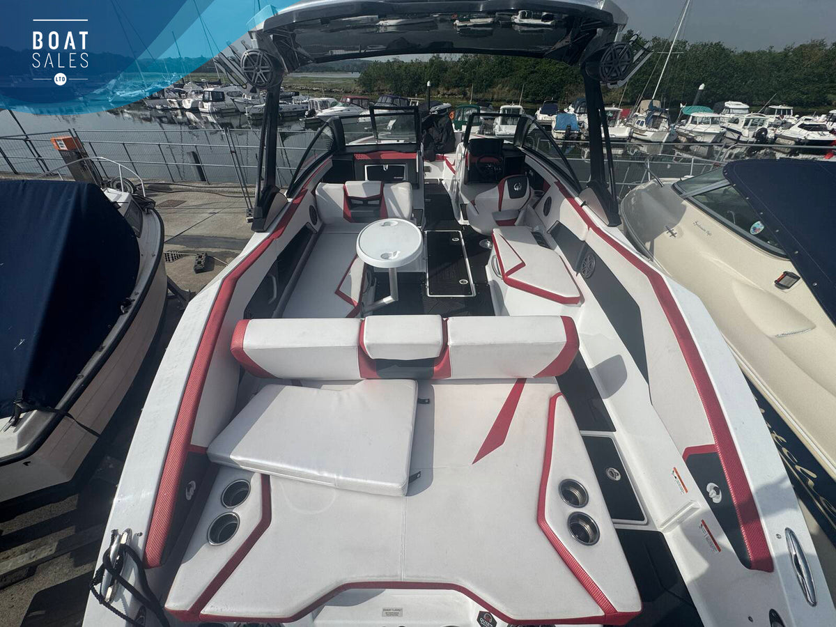 2023 Scarab 285 ID – Twin 230hp Jet Boat – photo 5