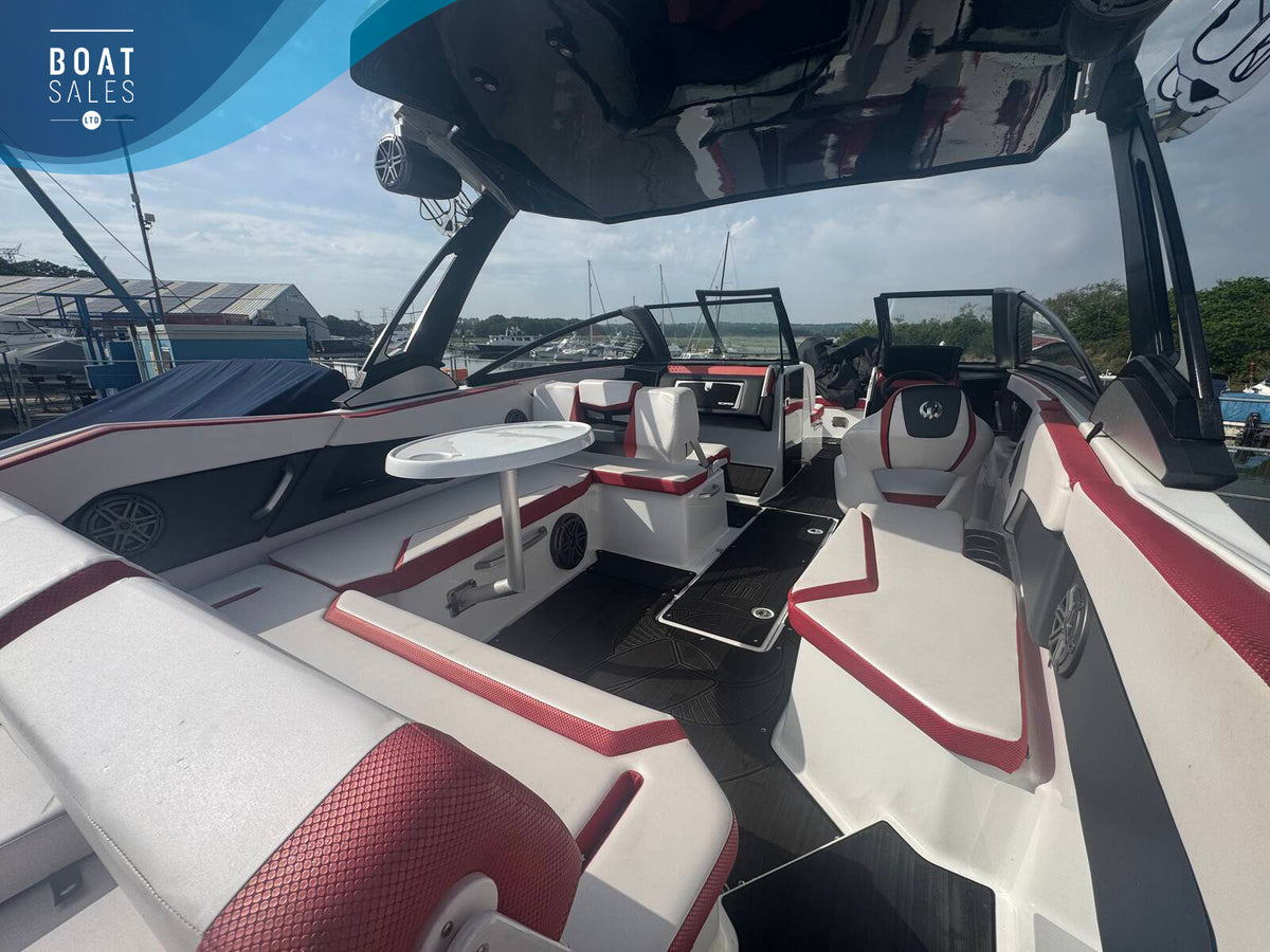 2023 Scarab 285 ID – Twin 230hp Jet Boat – photo 6
