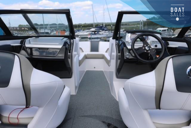 2015 Scarab 195 – 200hp Jet Boat & Trailer – photo 9