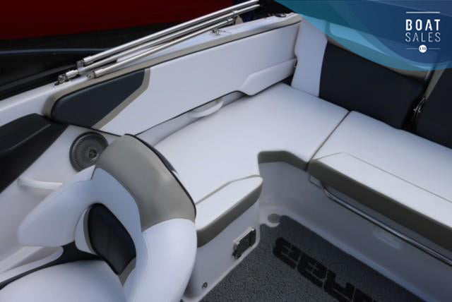 2015 Scarab 195 – 200hp Jet Boat & Trailer – photo 10
